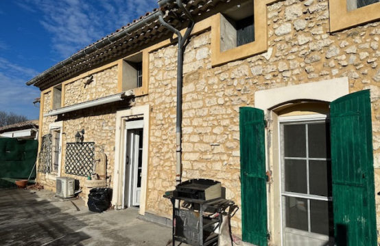 APPARTEMENT A VENDRE A PERNES LES FONTAINES